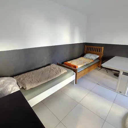 Modern Renovated For Work And Family Apartment