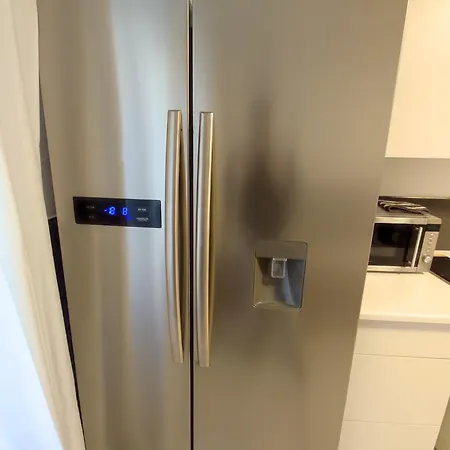 Modern Renovated For Work And Family Apartment *