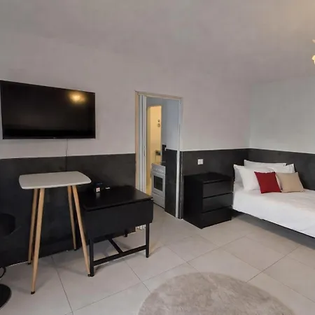Modern Renovated For Work And Family Lejlighed *
